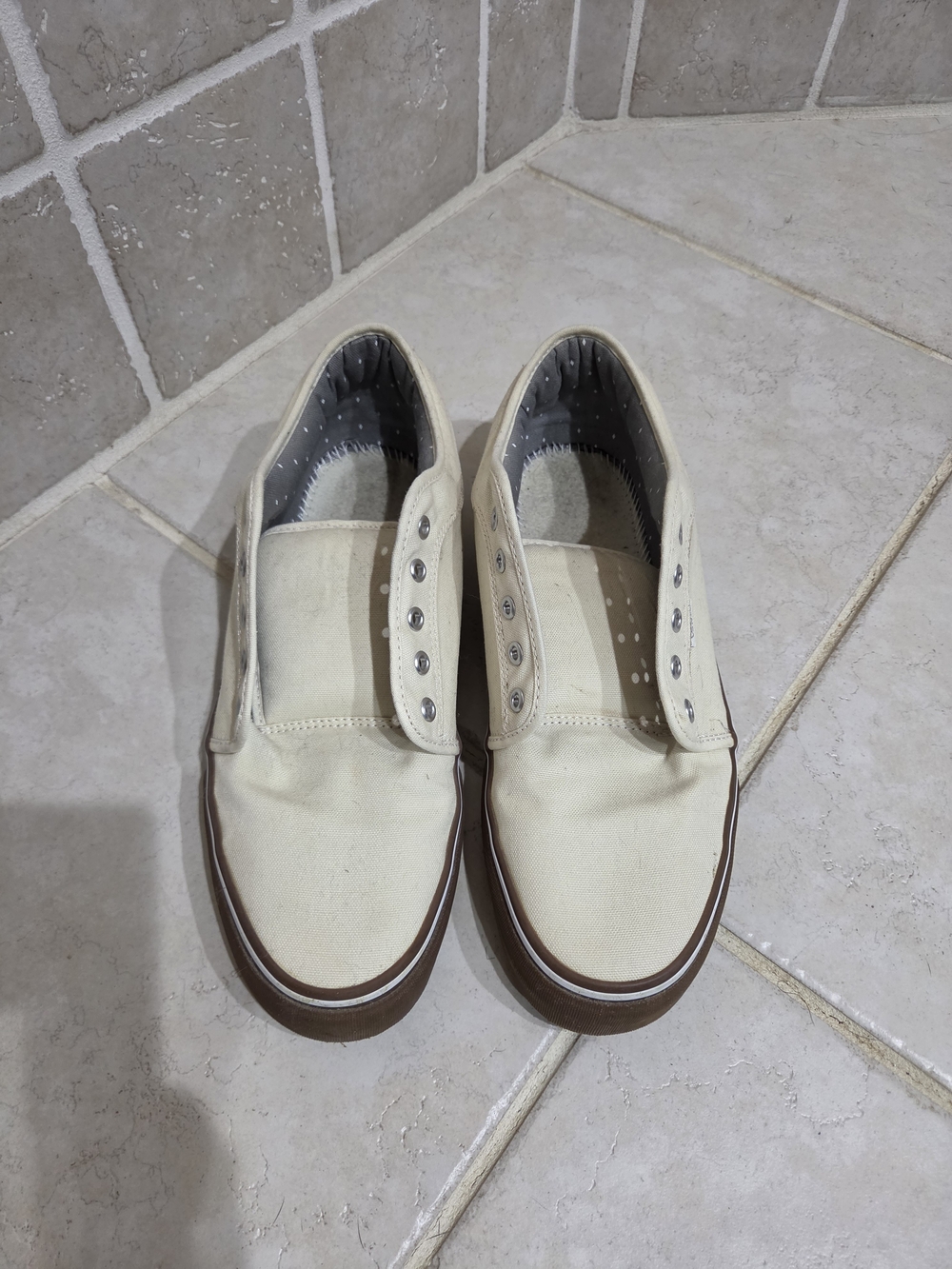 Vans Mens 12 Sneakers in Cream and Brown